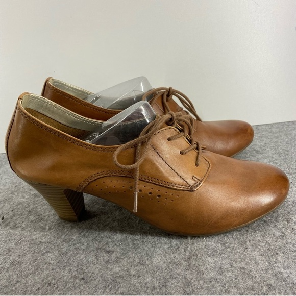 Bata Buttery Soft Tan Leather Classic Tie Heels Women’s Size 39 or US 8 - Picture 1 of 9